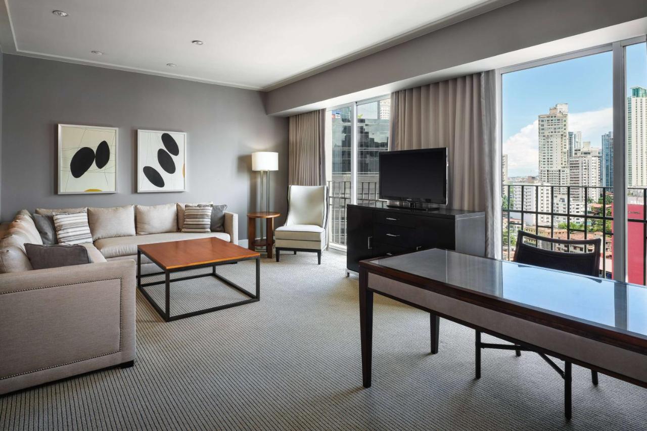 Bristol Panama, A Registry Collection Hotel Luaran gambar A living room at the JW Marriott Panama