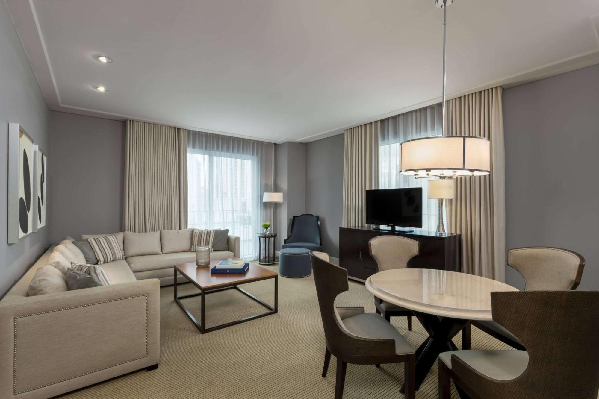 Bristol Panama, A Registry Collection Hotel Luaran gambar A suite at the Westin Palace, Madrid