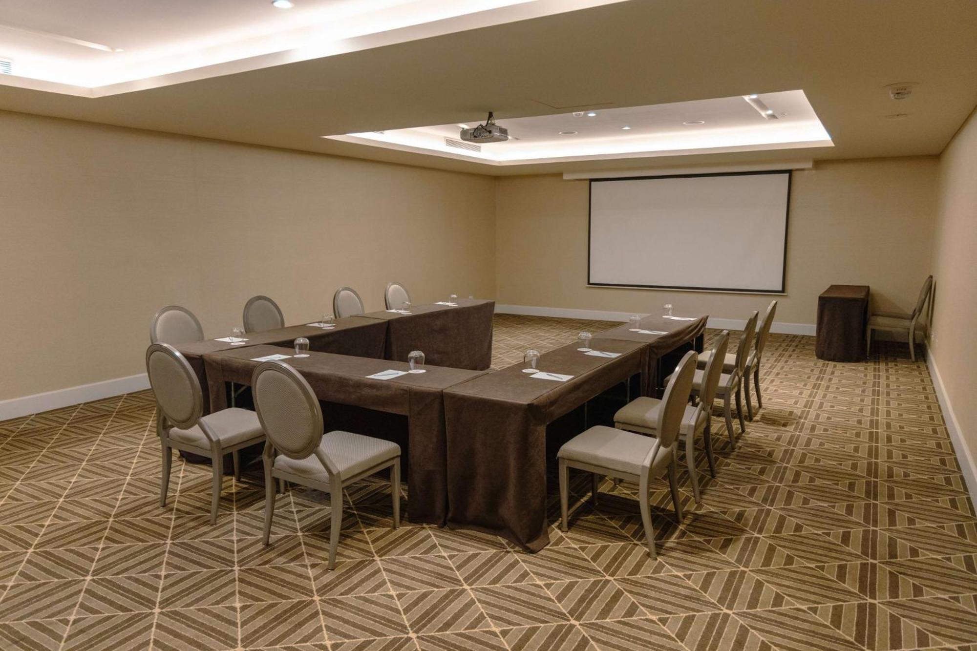 Bristol Panama, A Registry Collection Hotel Luaran gambar A meeting room