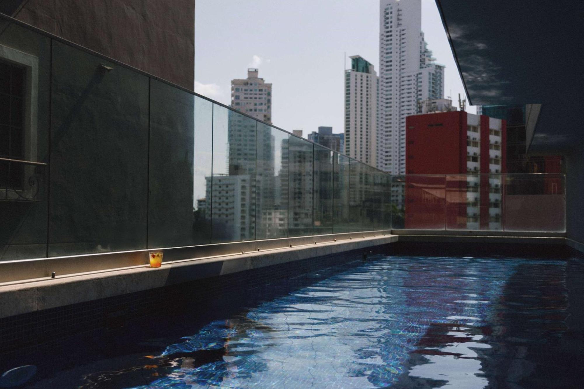 Bristol Panama, A Registry Collection Hotel Luaran gambar Swimming pool at the rooftop